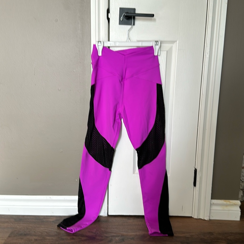 Women’s leggings by Booty Queen
